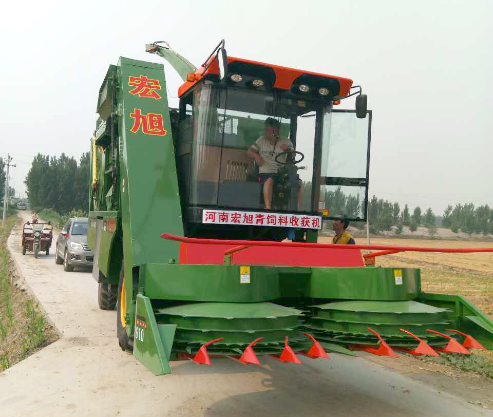 玉米收獲機