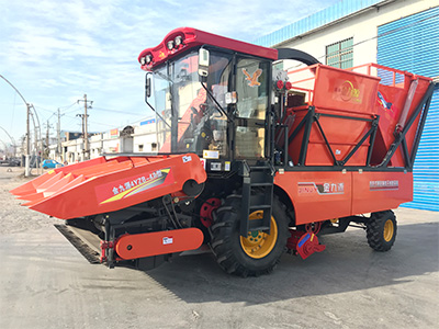 大型青貯飼料收割機